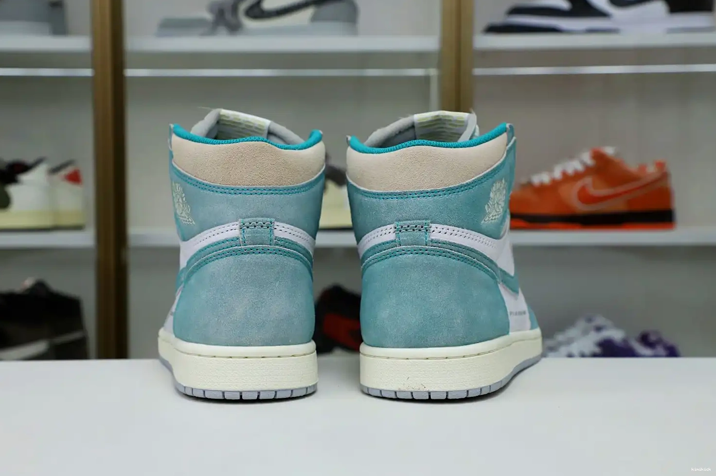 HIGH JORDAN RETRO 1 'TURBO GREEN' Kimikick OG AIR 0518